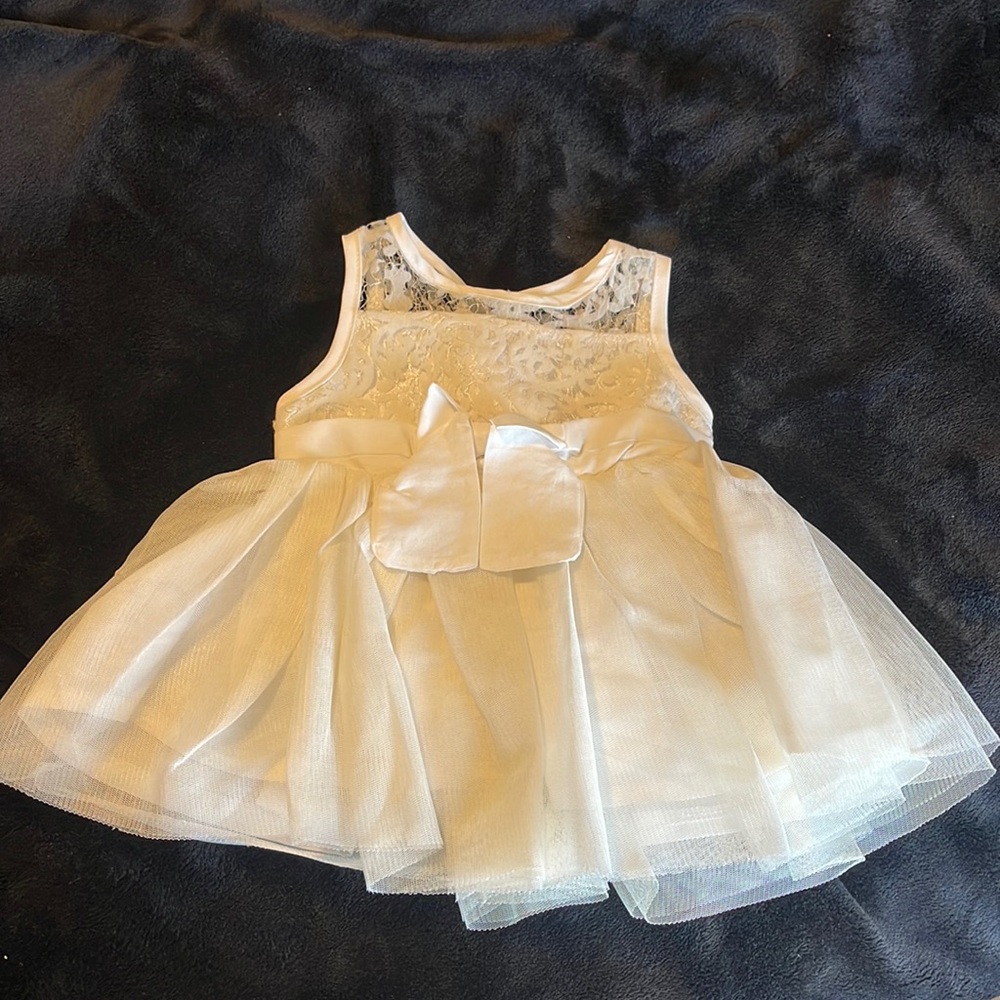 White Dress with Shoulder Lace 6M